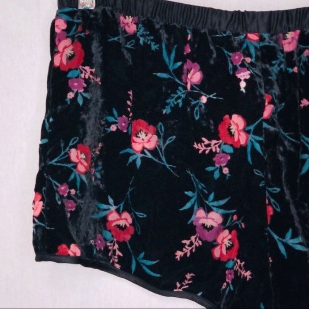 INC Velvet burnout sleep short black floral Small - Picture 6 of 8